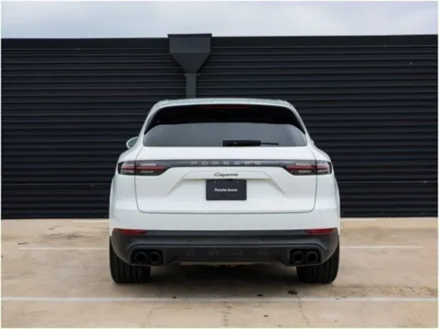 More photos of 2023 Porsche Cayenne Platinum Edition at Porsche Austin, TX