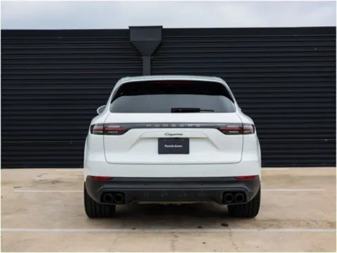 More photos of 2023 Porsche Cayenne Platinum Edition at Porsche Austin, TX