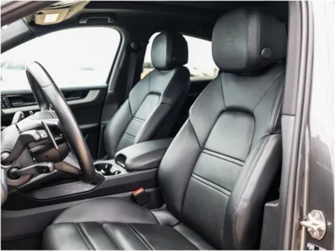 More photos of 2024 Porsche Cayenne Coupe at Porsche Austin, TX