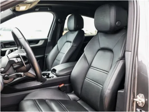 More photos of 2024 Porsche Cayenne Coupe at Porsche Austin, TX