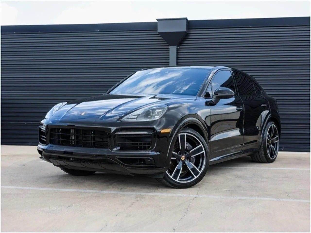 Black 2022 Porsche Cayenne for sale in Austin, TX