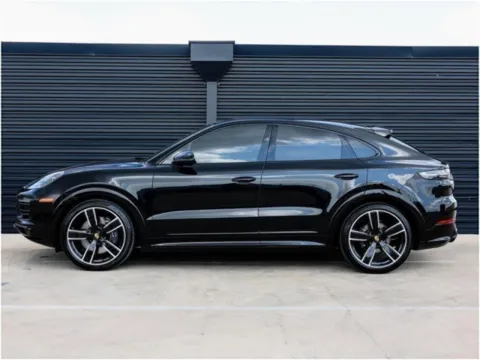 Photos of 2022 Porsche Cayenne for sale in Austin, TX at Porsche Austin
