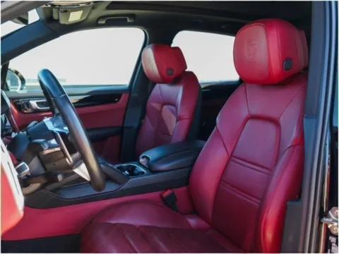 More photos of 2020 Porsche Cayenne at Porsche Austin, TX