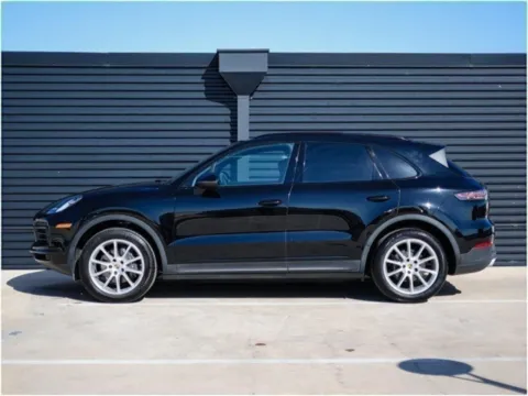 Photos of 2020 Porsche Cayenne for sale in Austin, TX at Porsche Austin