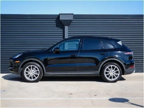 Photos of 2020 Porsche Cayenne for sale in Austin, TX at Porsche Austin