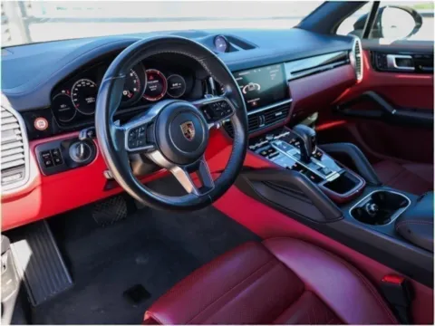 More photos of 2020 Porsche Cayenne at Porsche Austin, TX