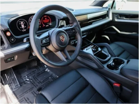 More photos of 2025 Porsche Cayenne at Porsche Austin, TX