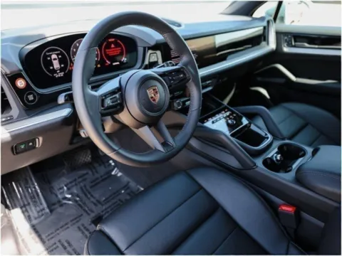 More photos of 2025 Porsche Cayenne at Porsche Austin, TX