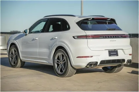 More photos of 2025 Porsche Cayenne at Porsche Austin, TX