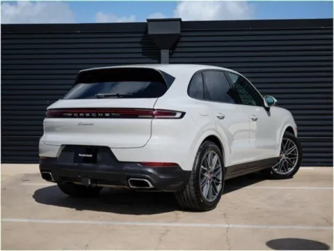 More photos of 2025 Porsche Cayenne at Porsche Austin, TX