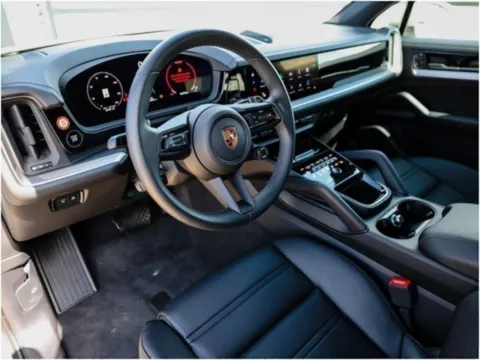 More photos of 2025 Porsche Cayenne at Porsche Austin, TX