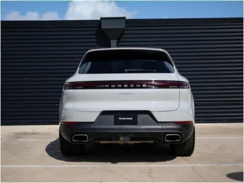 More photos of 2025 Porsche Cayenne at Porsche Austin, TX