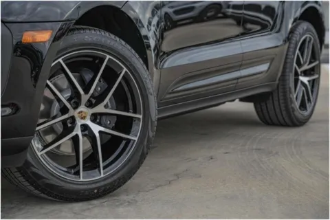 Photos of 2025 Porsche Macan for sale in Austin, TX at Porsche Austin
