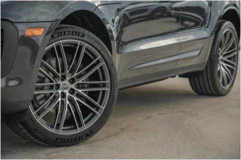 Photos of 2025 Porsche Macan Service Loaner for sale in Austin, TX at Porsche Austin