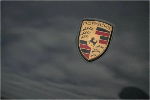 More photos of 2025 Porsche Macan Service Loaner at Porsche Austin, TX