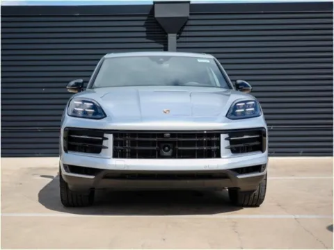 More photos of 2025 Porsche Cayenne at Porsche Austin, TX