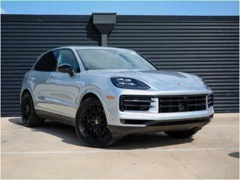 More photos of 2025 Porsche Cayenne at Porsche Austin, TX