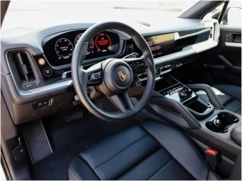 More photos of 2025 Porsche Cayenne at Porsche Austin, TX