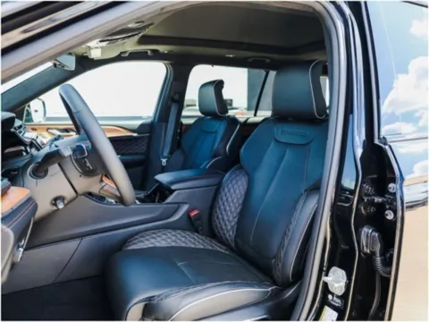 More photos of 2024 Jeep Grand Cherokee L Summit Reserve at Porsche Austin, TX