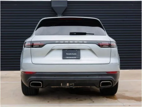 More photos of 2023 Porsche Cayenne at Porsche Austin, TX