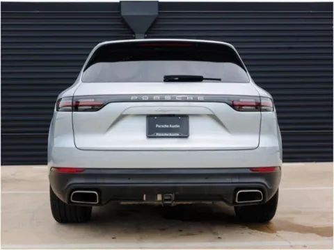 More photos of 2023 Porsche Cayenne at Porsche Austin, TX