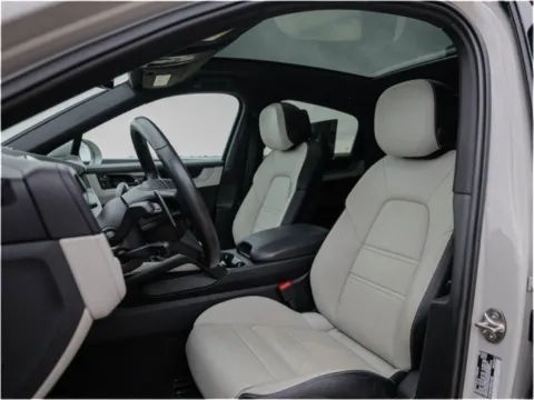 More photos of 2024 Porsche Cayenne Coupe at Porsche Austin, TX