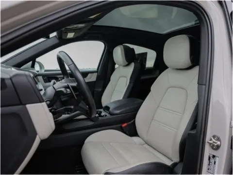 More photos of 2024 Porsche Cayenne Coupe at Porsche Austin, TX
