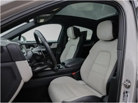 More photos of 2024 Porsche Cayenne Coupe at Porsche Austin, TX