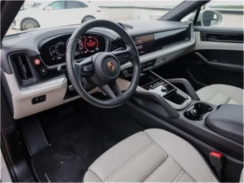 More photos of 2024 Porsche Cayenne Coupe at Porsche Austin, TX