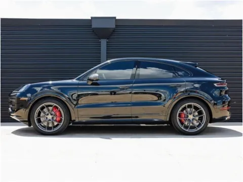 Photos of 2024 Porsche Cayenne S for sale in Austin, TX at Porsche Austin