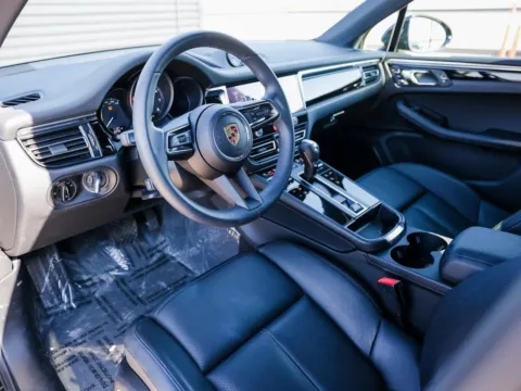 More photos of 2025 Porsche Macan Service Loaner at Porsche Austin, TX