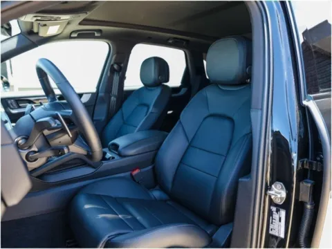 More photos of 2025 Porsche Cayenne at Porsche Austin, TX