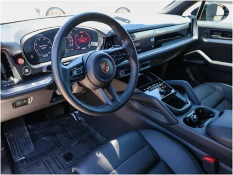 More photos of 2025 Porsche Cayenne at Porsche Austin, TX