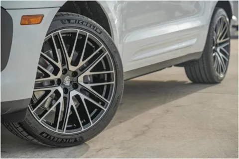 Photos of 2025 Porsche Macan for sale in Austin, TX at Porsche Austin
