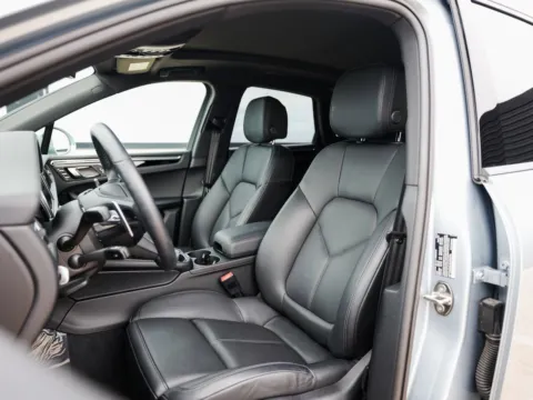 More photos of 2025 Porsche Macan at Porsche Austin, TX