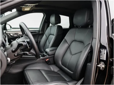 More photos of 2025 Porsche Macan at Porsche Austin, TX