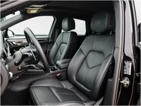 More photos of 2025 Porsche Macan at Porsche Austin, TX