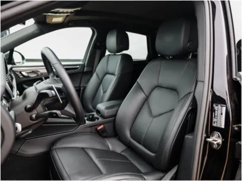 More photos of 2025 Porsche Macan at Porsche Austin, TX