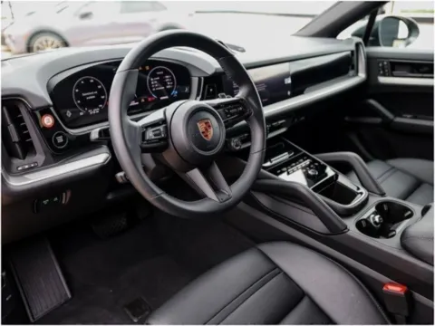 More photos of 2025 Porsche Cayenne Coupe at Porsche Austin, TX