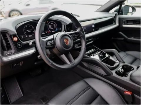 More photos of 2025 Porsche Cayenne Coupe at Porsche Austin, TX