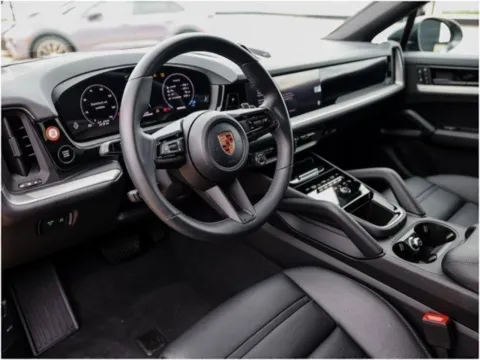 More photos of 2025 Porsche Cayenne Coupe at Porsche Austin, TX