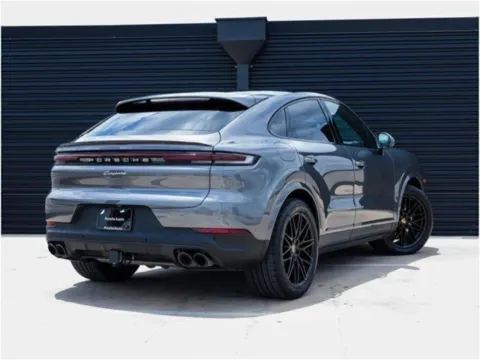 More photos of 2025 Porsche Cayenne Coupe at Porsche Austin, TX
