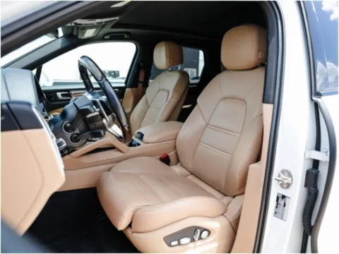 More photos of 2021 Porsche Cayenne at Porsche Austin, TX