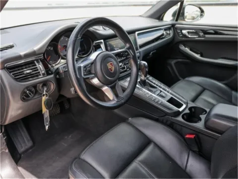 More photos of 2019 Porsche Macan S at Porsche Austin, TX