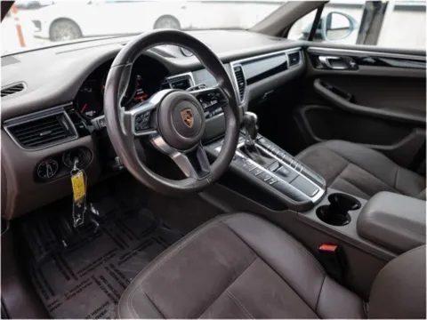 More photos of 2017 Porsche Macan at Porsche Austin, TX