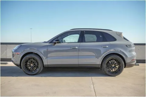 More photos of 2025 Porsche Cayenne at Porsche Austin, TX