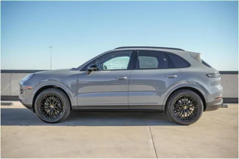 More photos of 2025 Porsche Cayenne at Porsche Austin, TX