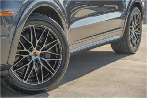 Photos of 2025 Porsche Cayenne for sale in Austin, TX at Porsche Austin