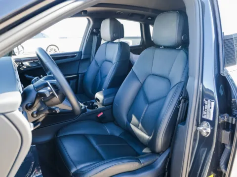 More photos of 2025 Porsche Macan at Porsche Austin, TX