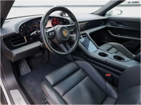 More photos of 2022 Porsche Taycan 4S at Porsche Austin, TX